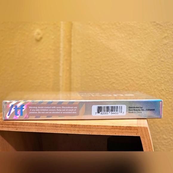 NEW SEALED ToyFactory /Sidekickone Face Palette + Built in Mirror Eyeshadows - Picture 7 of 9